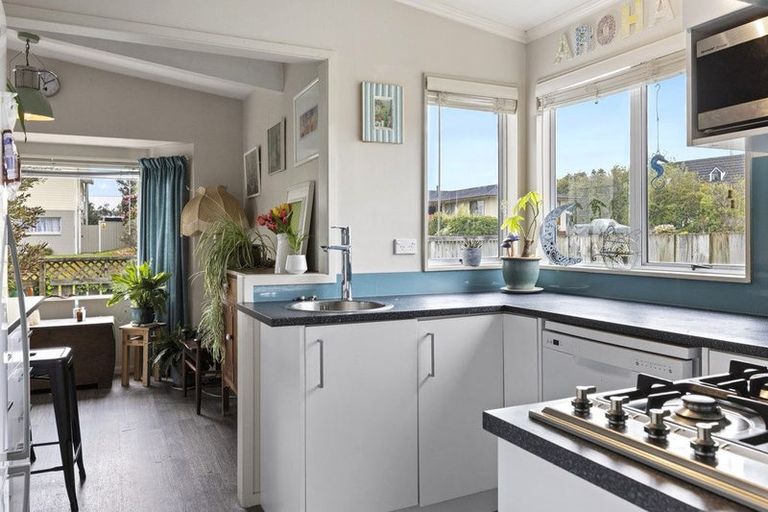 Photo of property in 6 Glengarry Place, Hilltop, Taupo, 3330