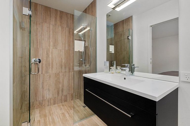 Photo of property in 11 Glen Dene Crescent, Wanaka, 9305