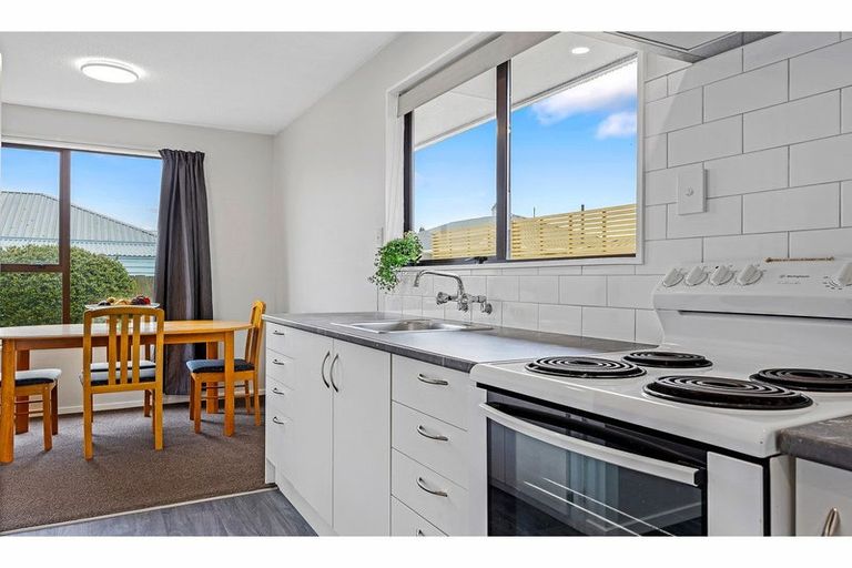 Photo of property in 2/28 Neill Street, Hornby, Christchurch, 8042