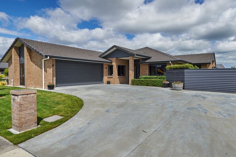 Photo of property in 27 Rodeo Drive, Kelvin Grove, Palmerston North, 4414