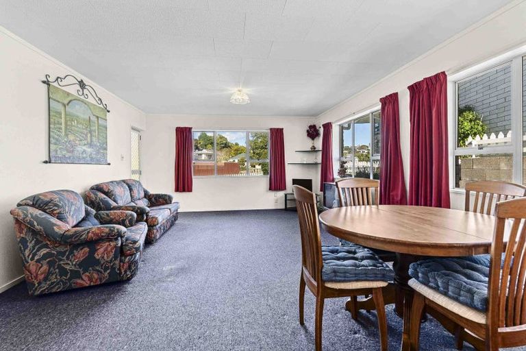Photo of property in 20 Kenmore Street, Westown, New Plymouth, 4310