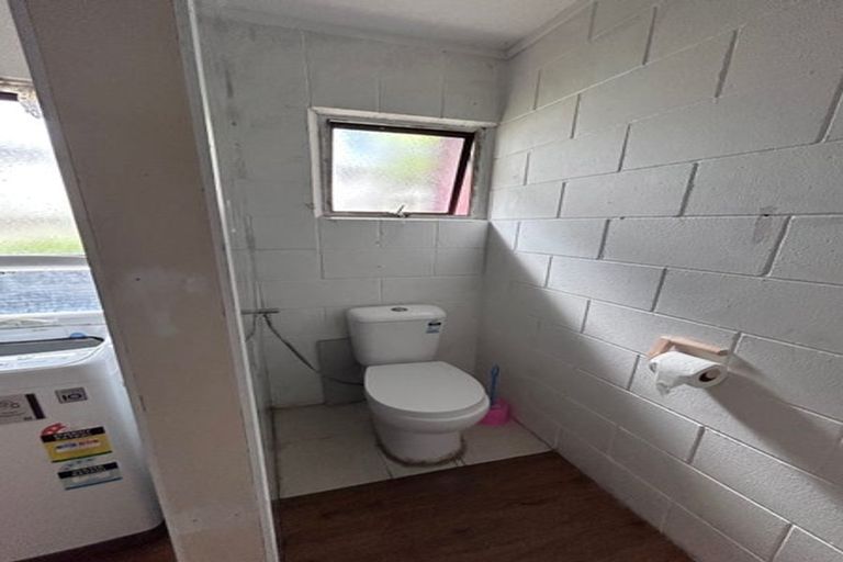 Photo of property in 2/34 Glencourt Place, Glenfield, Auckland, 0629