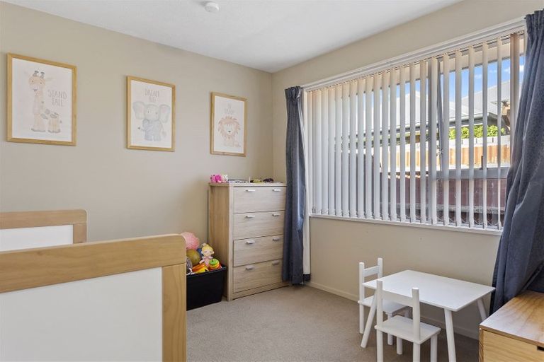 Photo of property in 3/35 Tyrone Street, Belfast, Christchurch, 8051