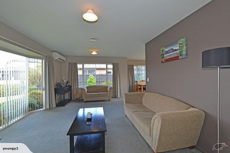 Photo of property in 21 Sutton Place, Dallington, Christchurch, 8061