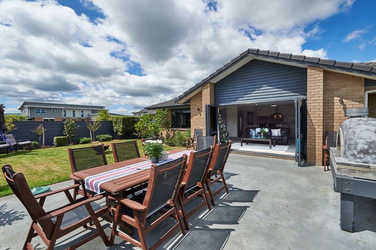 Photo of property in 27 Rodeo Drive, Kelvin Grove, Palmerston North, 4414