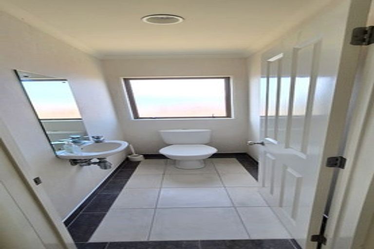 Photo of property in 12 Glanmire Place, Flat Bush, Auckland, 2016