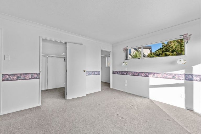 Photo of property in 43 Aotea Crescent, Gore, 9710