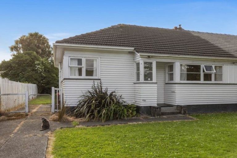 Photo of property in 5 Purser Grove, Fairfield, Lower Hutt, 5011