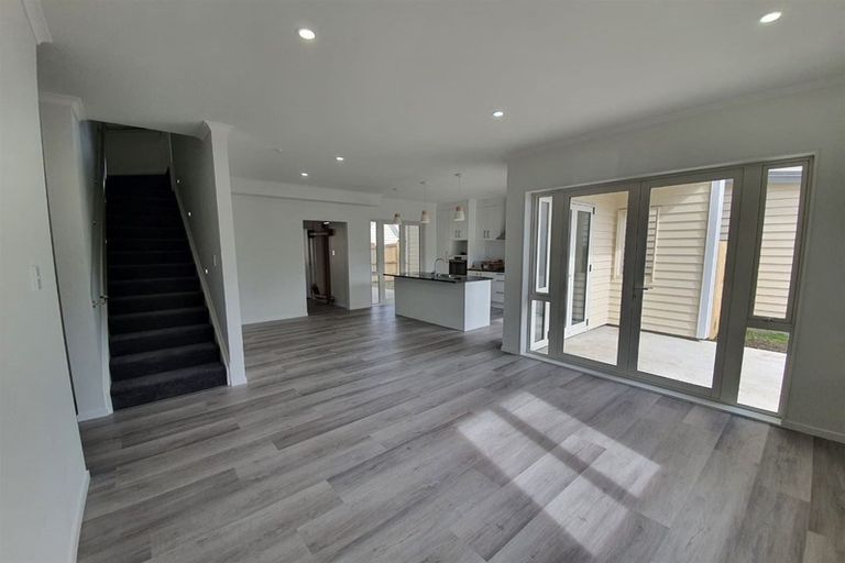 Photo of property in 11 Warbler Crescent, Papakura, 2110