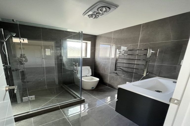 Photo of property in 1/24 Pigeon Mountain Road, Half Moon Bay, Auckland, 2012