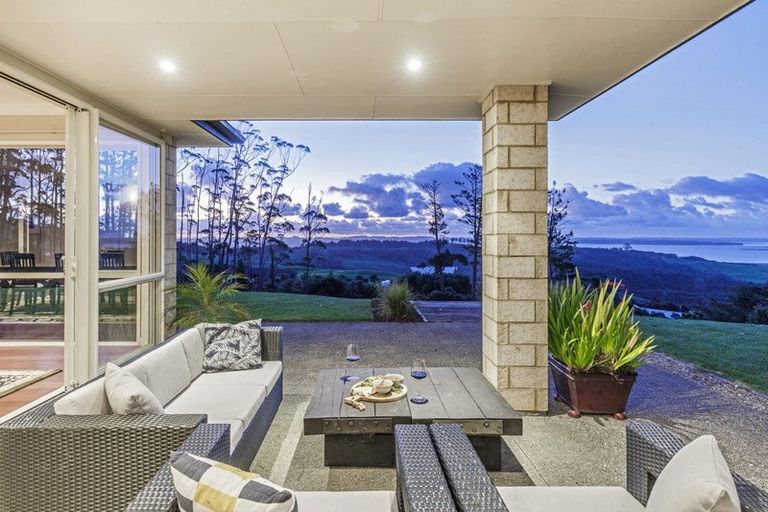 Photo of property in 163e West Road, Kaukapakapa, 0873