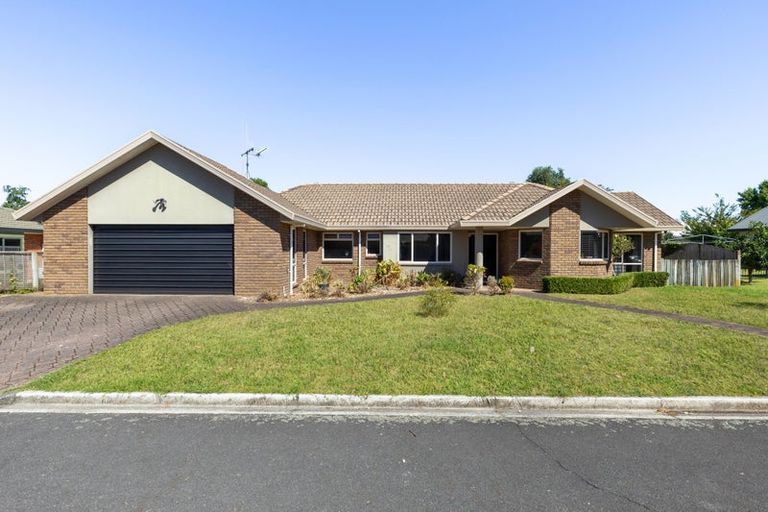 Photo of property in 18 Halcione Close, Flagstaff, Hamilton, 3210