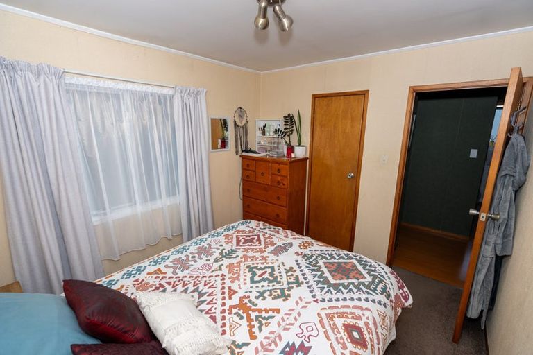 Photo of property in 21 Lisa Rise, Half Moon Bay, Auckland, 2012