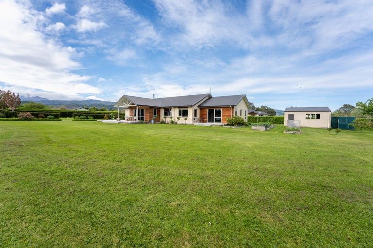 Photo of property in 17 Arete Lane, Levin, 5571