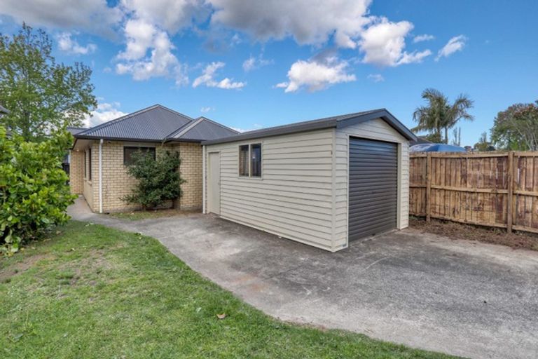 Photo of property in 2 Hamblyn Place, Ranui, Auckland, 0612