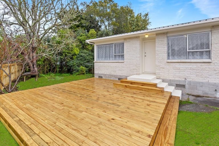 Photo of property in 2/94 Kaurilands Road, Titirangi, Auckland, 0602