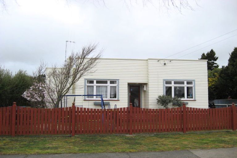 Photo of property in 629 Queen Street East, Levin, 5510