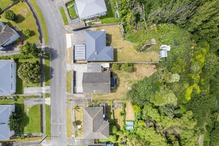 Photo of property in 20 Cornwall Crescent, Cannons Creek, Porirua, 5024