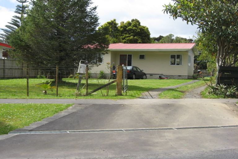 Photo of property in 6 Ferry Parade, Herald Island, Auckland, 0618