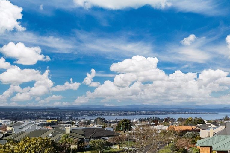 Photo of property in 16 Carpentras Way, Nukuhau, Taupo, 3330