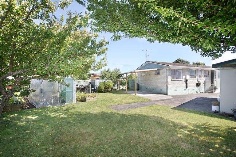 Photo of property in 21 Flower Street, Bulls, 4818