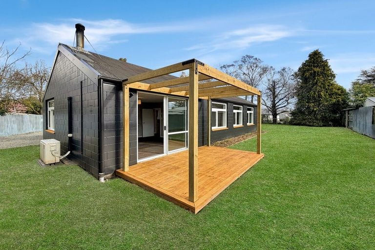Photo of property in 9 Telegraph Road, Darfield, 7510