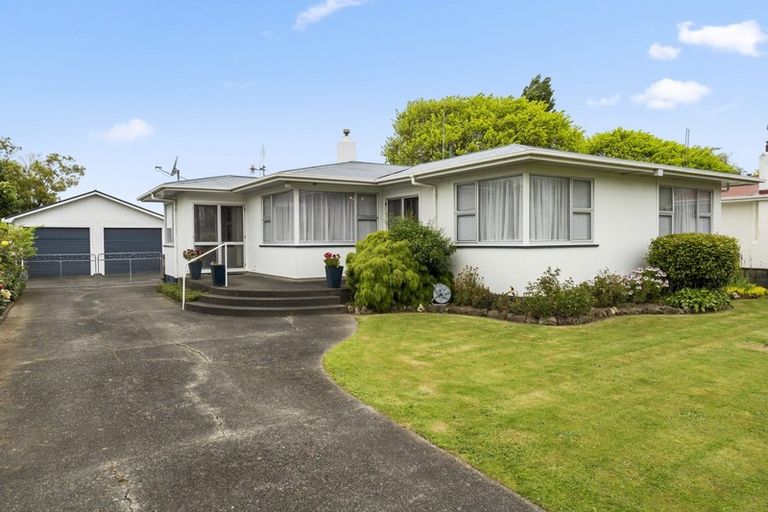 Photo of property in 7 Piper Place, Roslyn, Palmerston North, 4414