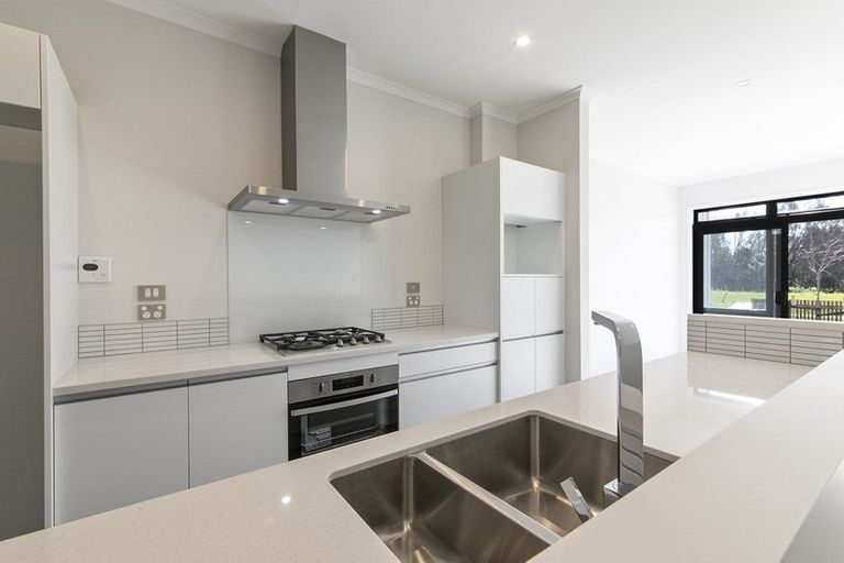 Photo of property in 4b Nohoanga Road, Karaka, Papakura, 2113