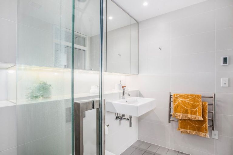 Photo of property in Clyde Quay Wharf, 1/7b Clyde Quay Wharf, Te Aro, Wellington, 6011