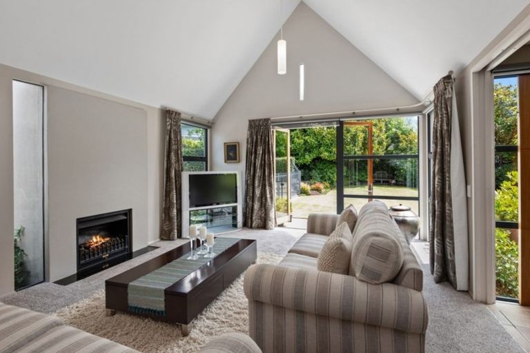 Photo of property in 8 Springvale Gardens, Harewood, Christchurch, 8051