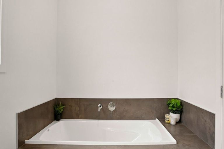 Photo of property in 5 Glenelg Lane, Jacks Point, 9371