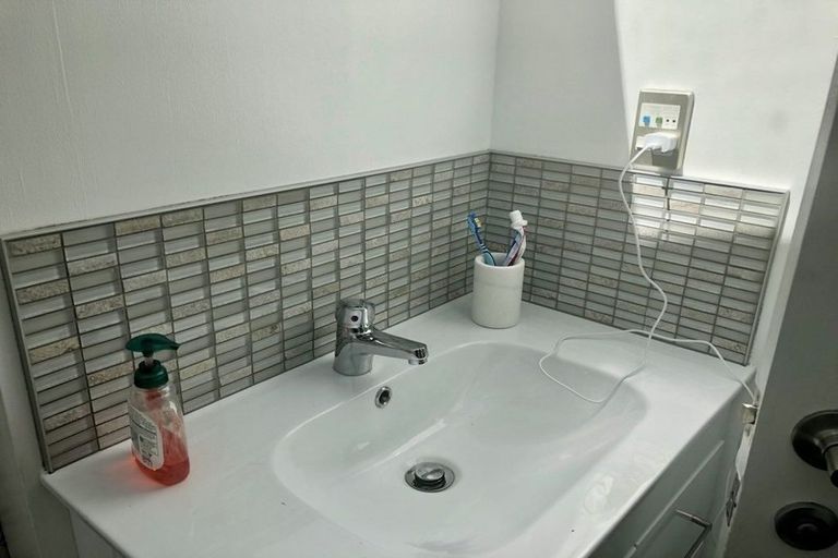 Photo of property in Mondrian Townhouses, 10/24 Hanson Street, Mount Cook, Wellington, 6021