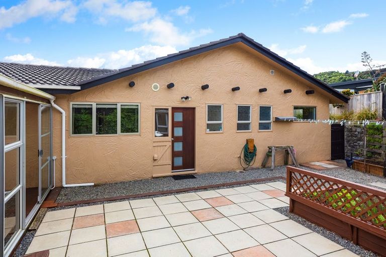 Photo of property in 15 Cassley Crescent, Papakowhai, Porirua, 5024