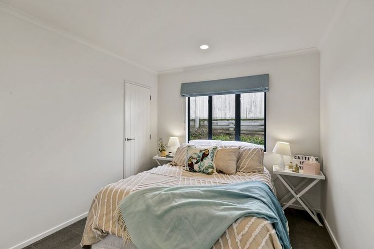 Photo of property in 19 Erlestoke Crescent, Churton Park, Wellington, 6037