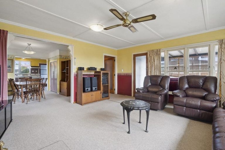 Photo of property in 17 Totara Street, Otaki, 5512