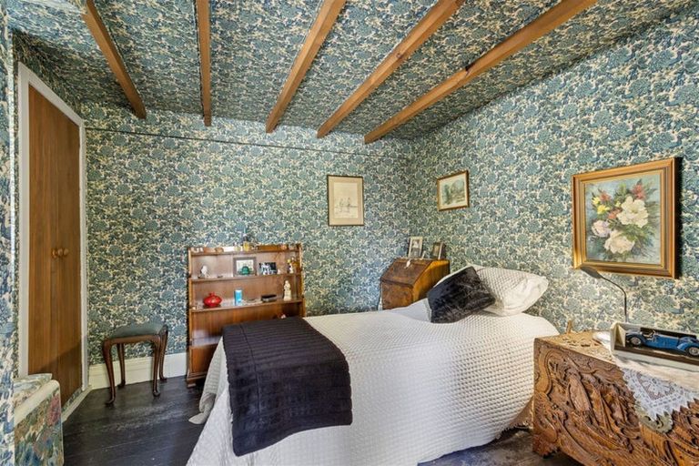 Photo of property in 36 Voelas Road, Lyttelton, 8082