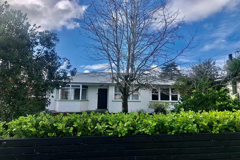 Photo of property in 101 Flanshaw Road, Te Atatu South, Auckland, 0610