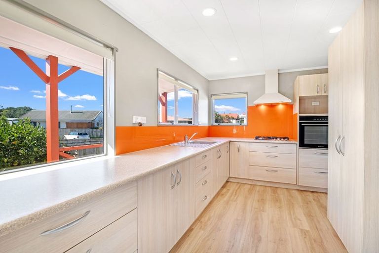 Photo of property in 10 Taonui Street, Waitarere Beach, Levin, 5510