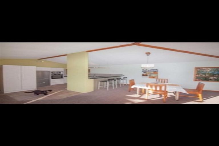 Photo of property in 8 Otonga Way, Churton Park, Wellington, 6037