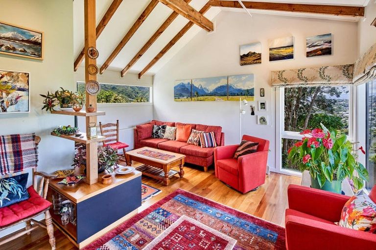 Photo of property in 4 Huntleigh Park Way, Ngaio, Wellington, 6035