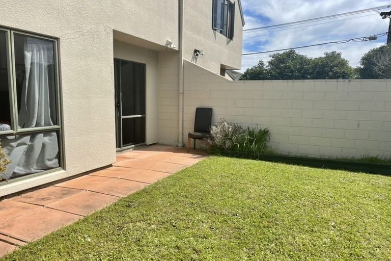 Photo of property in 2/36 Packe Street, Edgeware, Christchurch, 8013