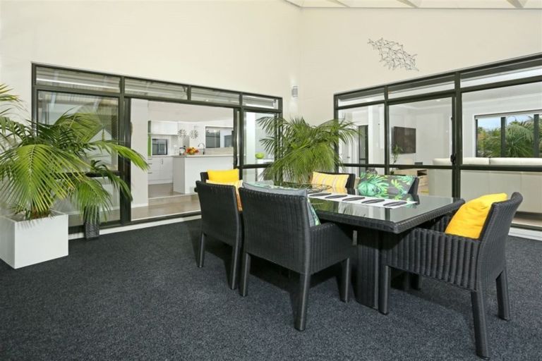 Photo of property in 17 Chelmsley Avenue, Henderson, Auckland, 0612