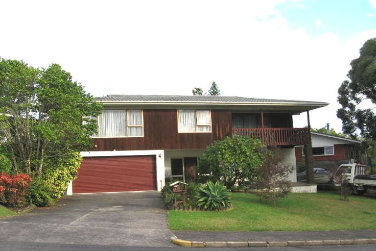 Photo of property in 12 Easter Parade, Glen Eden, Auckland, 0602