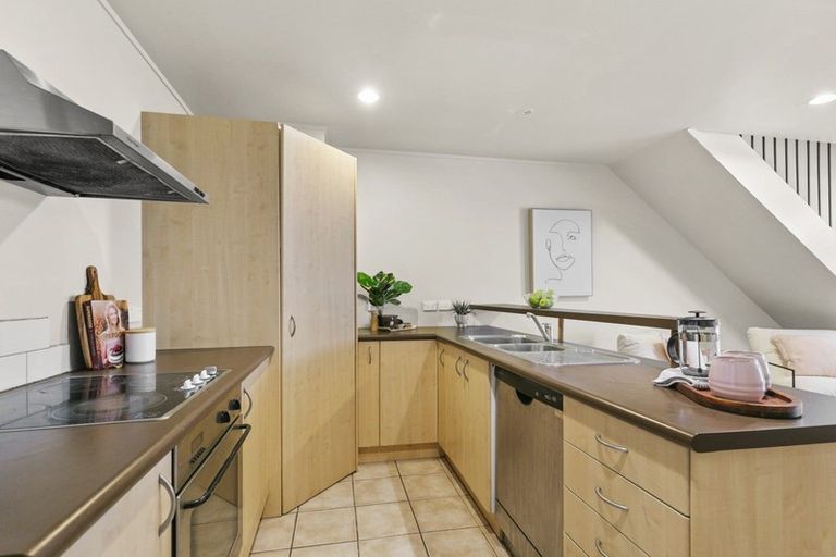 Photo of property in Mendosa Terraces Apartments, 14/9 Ebor Street, Te Aro, Wellington, 6011