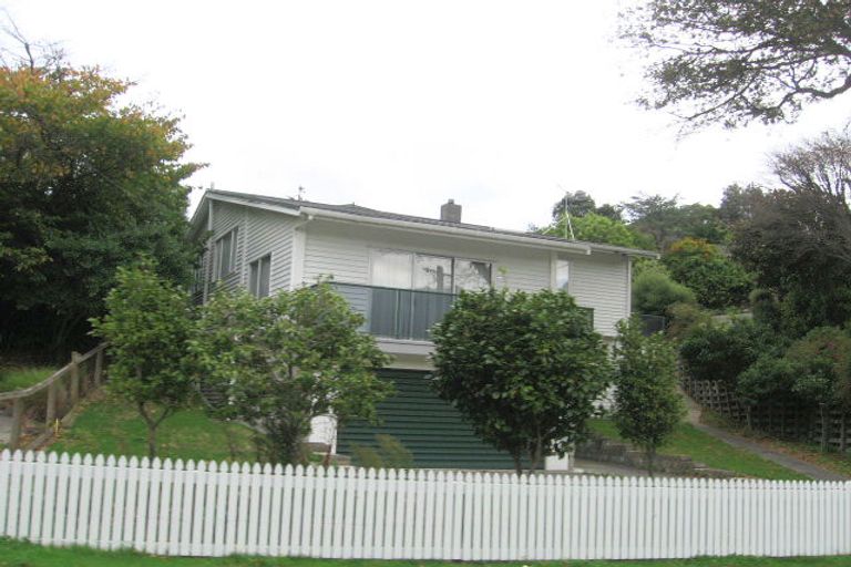 Photo of property in 26a Collins Avenue, Tawa, Wellington, 5028