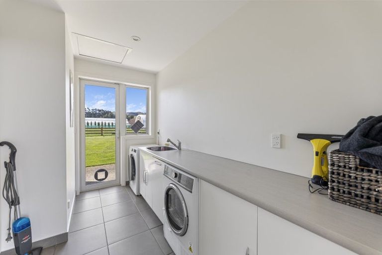 Photo of property in 100 Wingatui Road, Mosgiel, 9024