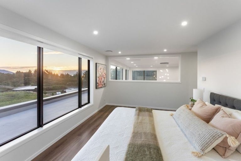 Photo of property in 1 Stetson Rise, Waikanae, 5391