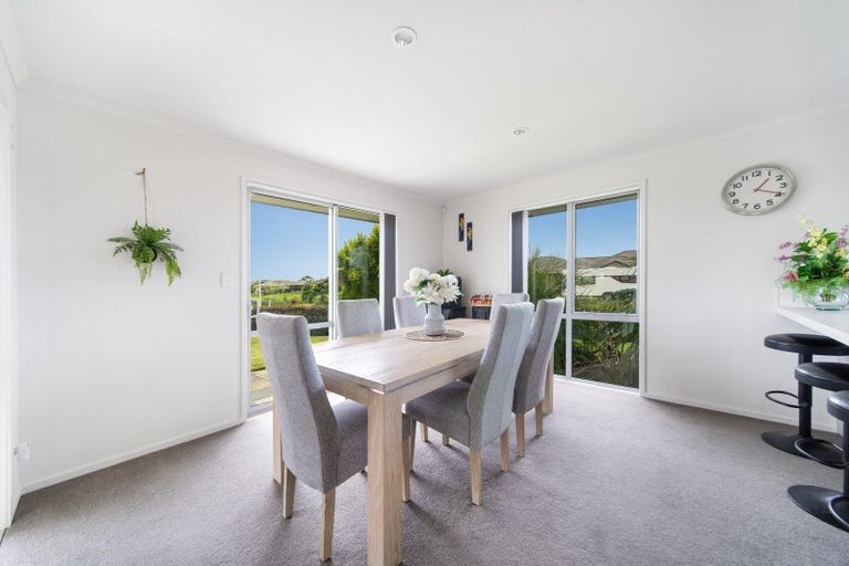 Photo of property in 2 Roto View, One Tree Point, 0118