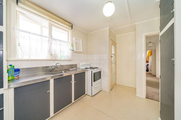 Photo of property in 33 Leicester Street, Cannons Creek, Porirua, 5024