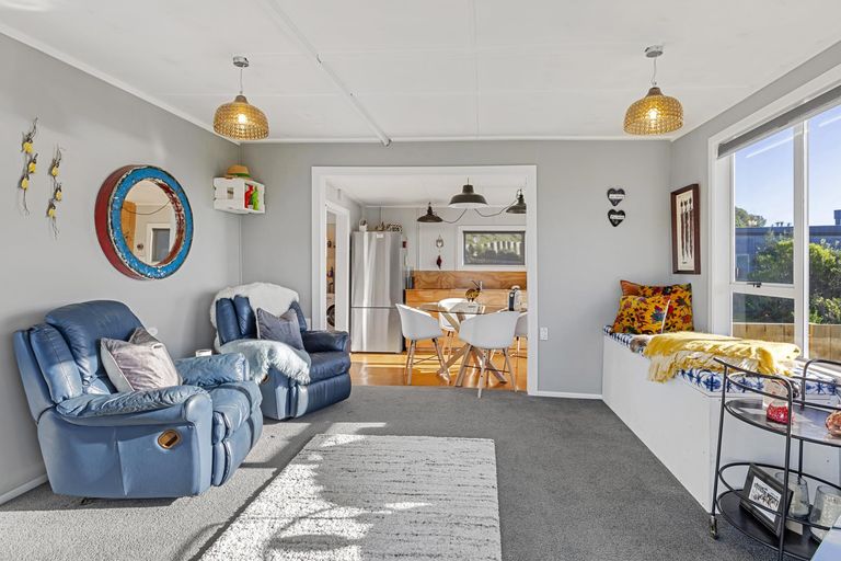 Photo of property in 6 Wainamu Road, Raglan, 3297